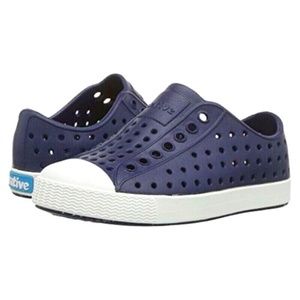 NATIVE Classic Jefferson Navy Slip on Shoes - Size J3 - PERFECT FOR SUMMER!